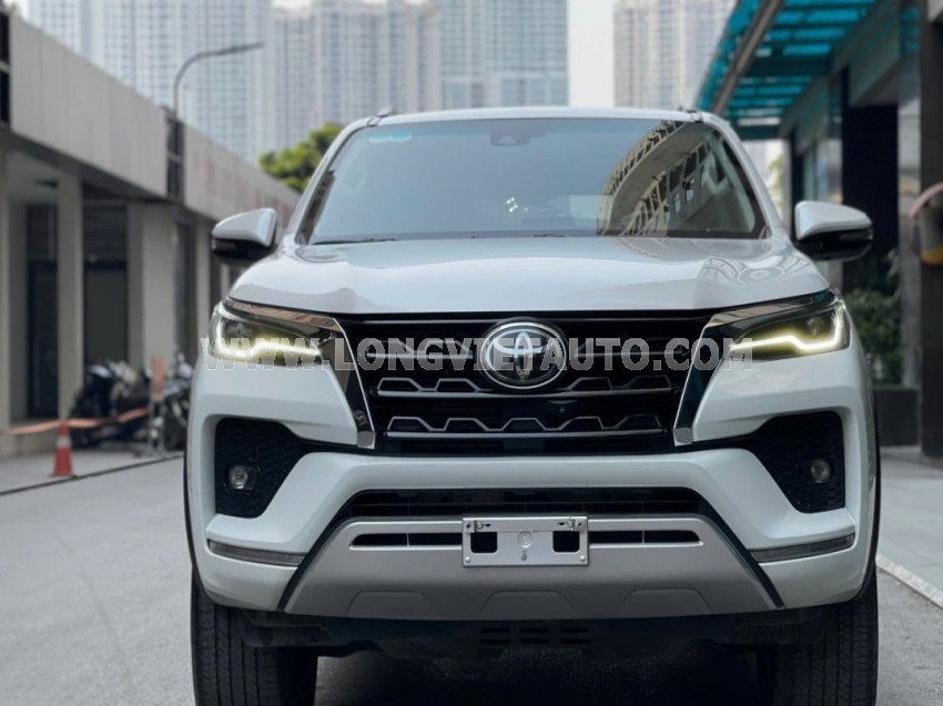 Toyota Fortuner 2.8V 4x4 AT 2021