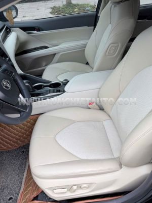 Xe Toyota Camry 2.0Q 2022