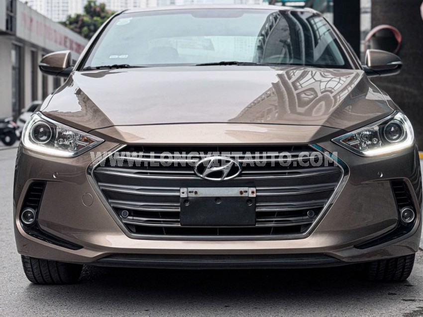 Hyundai Elantra 2.0 AT