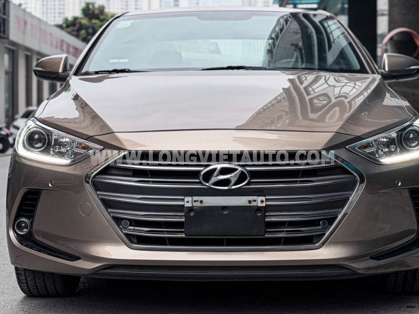 Hyundai Elantra 2.0 AT