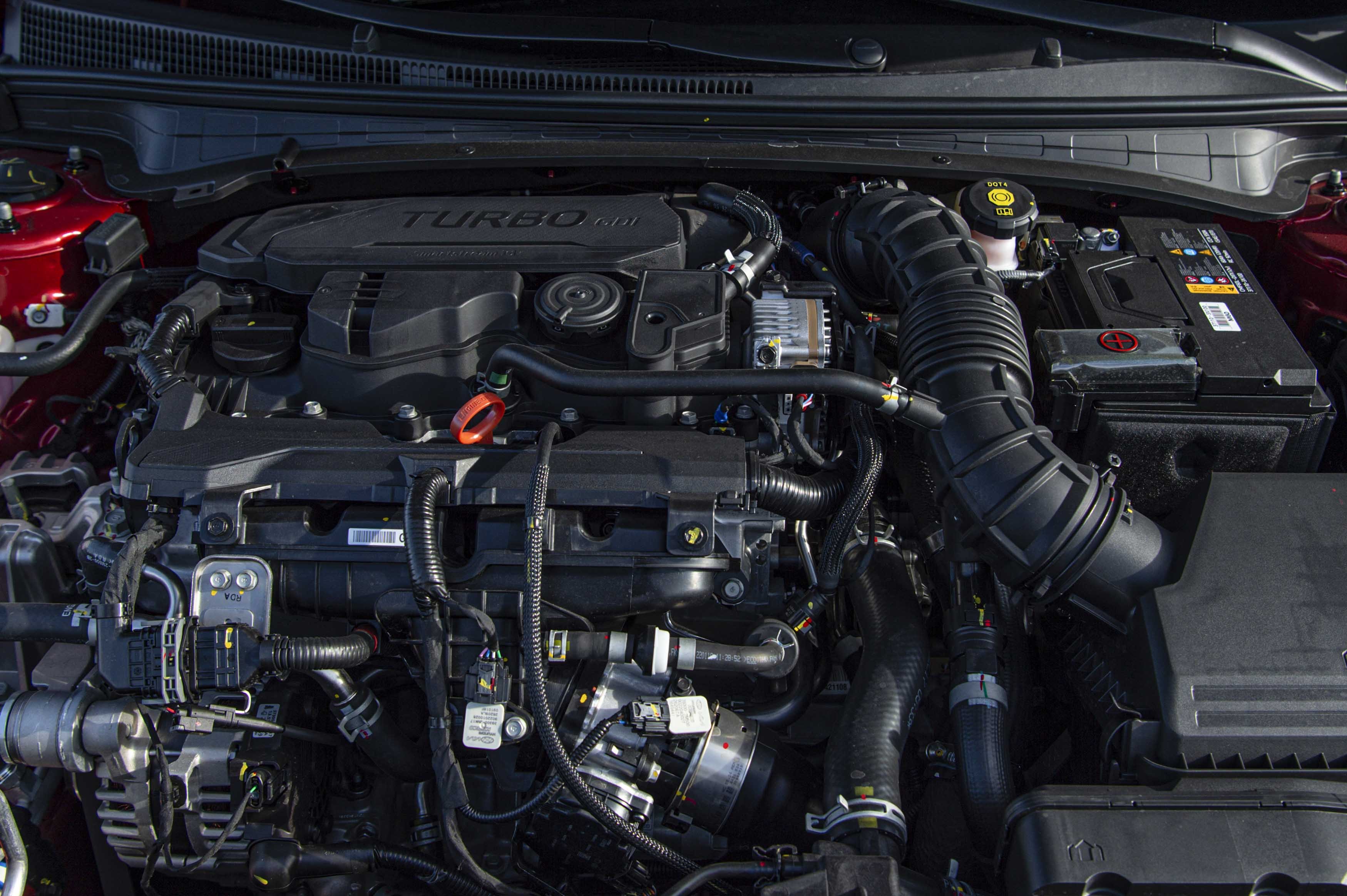 mau-xe-hyundai-elantra-2023-ra-mat-tai-viet-nam-gia-tu-599-trieu-dong-20221014103505